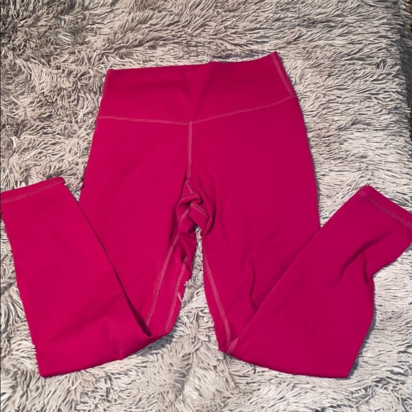 NVGTN | Magenta Signature Leggings - Picture 4 of 7